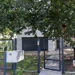 Modern 4 Bedroom Near Warsaw Parking/wifi/200m2 *