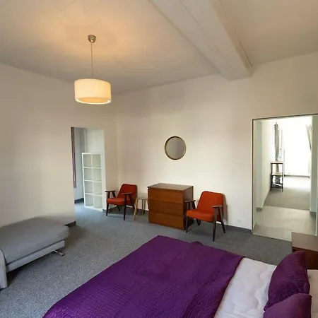 Modern 4 Bedroom Near Warsaw Parking/wifi/200m2 Marki (Wolomin)