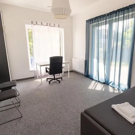 Modern 4 Bedroom Near Warsaw Parking/wifi/200m2 Vila