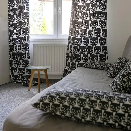 Modern 4 Bedroom Near Warsaw Parking/wifi/200m2 Villa *