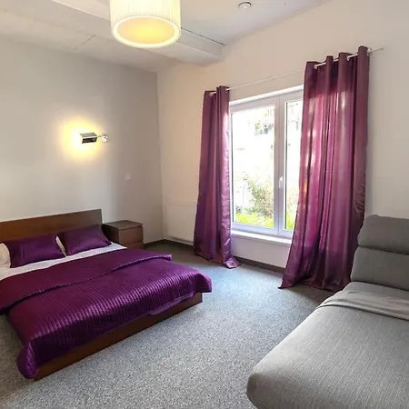 Modern 4 Bedroom Near Warsaw Parking/wifi/200m2 *