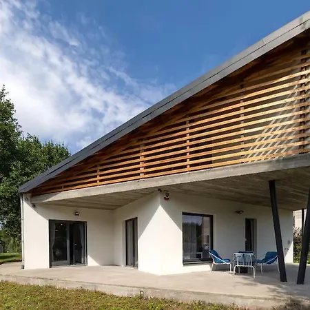 Modern 4 Bedroom Near Warsaw Parking/wifi/200m2 *