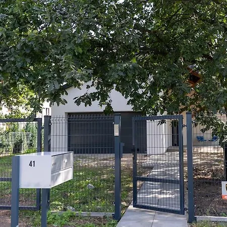 Modern 4 Bedroom Near Warsaw Parking/wifi/200m2 *