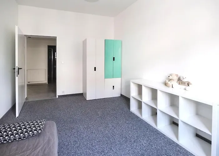 Modern 4 Bedroom Near Warsaw Parking/wifi/200m2 Вилла *