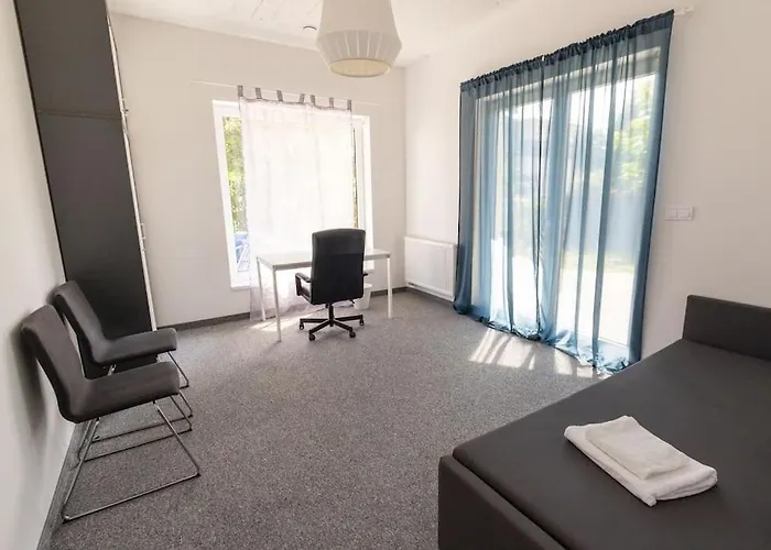 Modern 4 Bedroom Near Warsaw Parking/wifi/200m2 Вилла