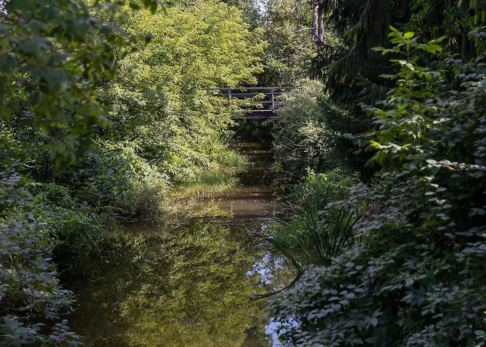 Modern 4 Bedroom Near Warsaw Parking/wifi/200m2