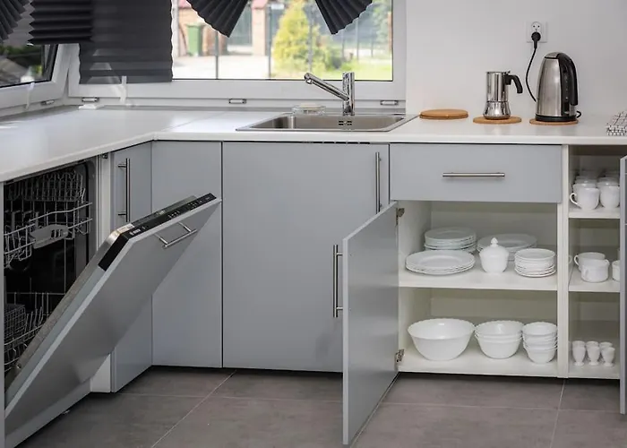 Modern 4 Bedroom Near Warsaw Parking/wifi/200m2 Вилла