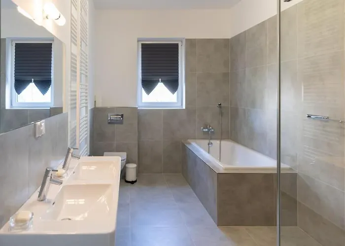 Вилла Modern 4 Bedroom Near Warsaw Parking/wifi/200m2