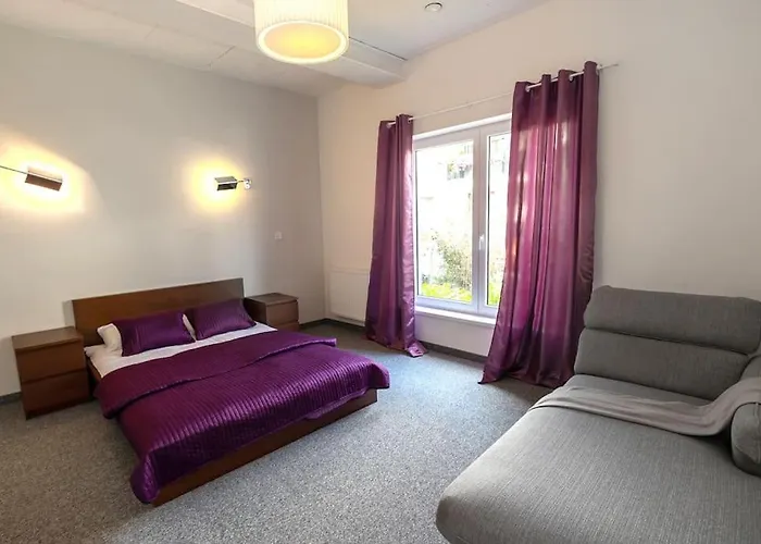 Modern 4 Bedroom Near Warsaw Parking/wifi/200m2 *