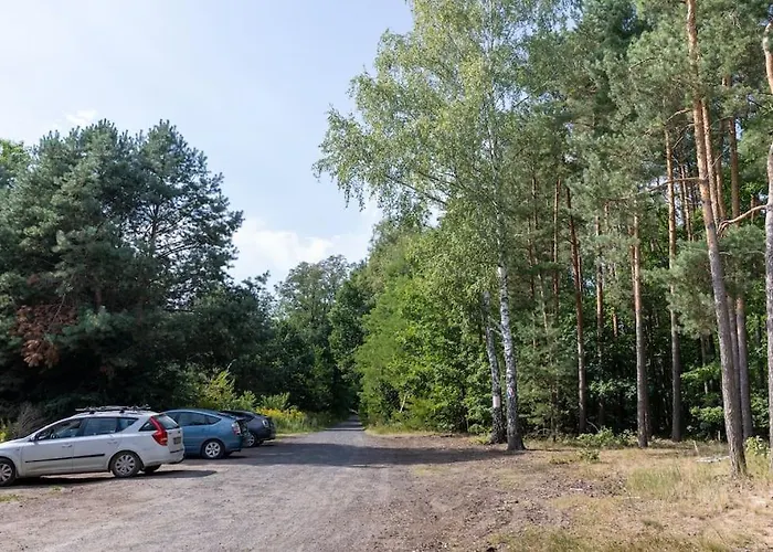 Modern 4 Bedroom Near Warsaw Parking/wifi/200m2 Марки