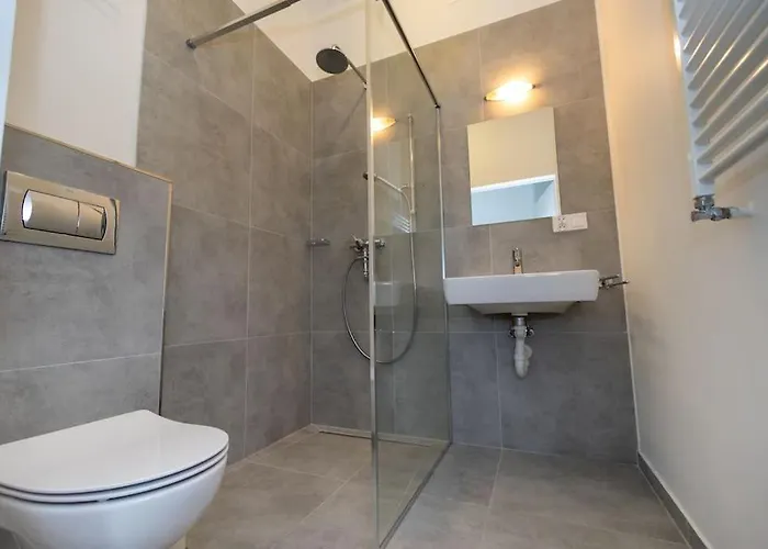 Modern 4 Bedroom Near Warsaw Parking/wifi/200m2 Вилла Марки